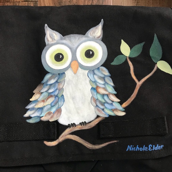 Messenger Bag by Everest in Black with Painted Owl - Picture 2 of 5
